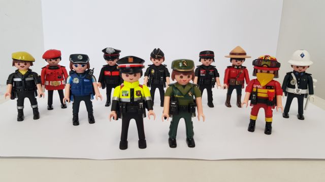 GRUPO PLAYMOBIL POLICIAS Y EMERGENCIAS 