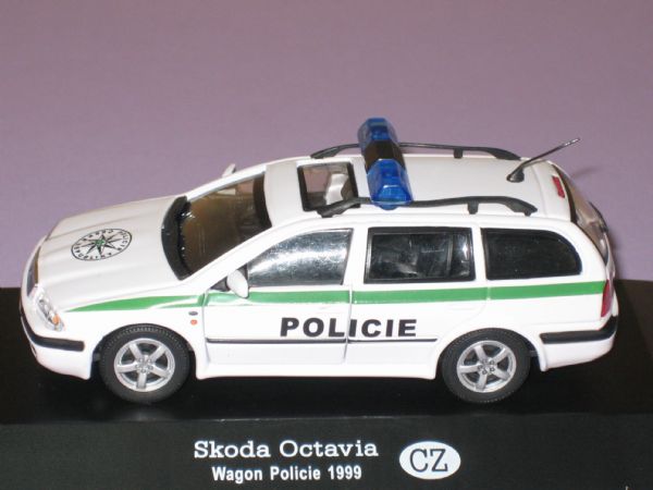 Miniatura Vehiculo Skoda Octavia Policia Republica Checa