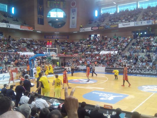 VARIAS PEAS BARCELONISTAS DE LA REGIN APOYAN AL FC BARCELONA DE BASKET EN SU PARTIDO CONTRA UCAM MURCIA