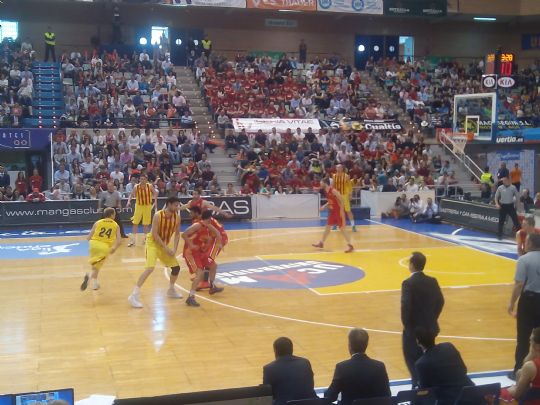 VARIAS PEAS BARCELONISTAS DE LA REGIN APOYAN AL FC BARCELONA DE BASKET EN SU PARTIDO CONTRA UCAM MURCIA