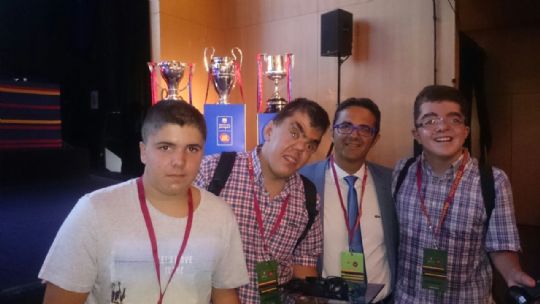 LA PEA BARCELONISTA DE TOTANA Y LA FEDERACIN DE PEAS BARCELONISTAS DE LA REGIN DE MURCIA ESTUVIERON PRESENTES EN EL XXXVI CONGRESO MUNDIAL DE PEAS DEL FC BARCELONA Y EN EL GAMPER