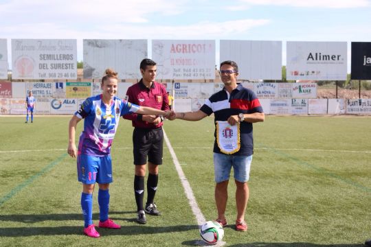 EL CLUB LORCA FMINAS REALIZA UN RECONOCIMIENTO A LA PEA BARCELONISTA DE TOTANA