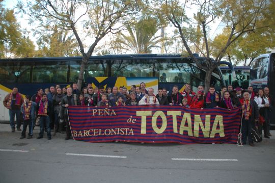 LA PB TOTANA ANIMO AL FC BARCELONA EN SU PARTIDO DE LIGA ANTE EL HERCULES FC