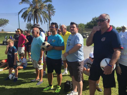 LA PEA BARCELONISTA DE TOTANA PARTICIPA EN EL TORNEO DE FUTGOLF QUE ORGANIZA JUAN MANUEL ASENSI