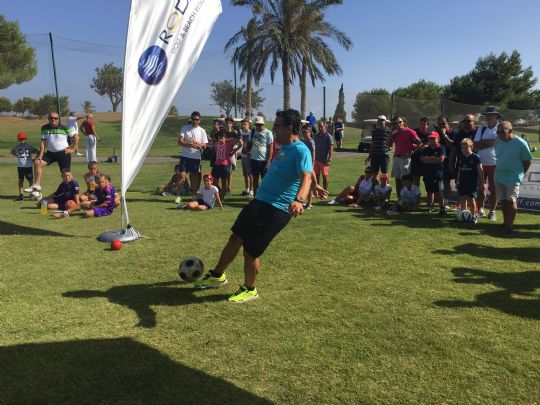 LA PEA BARCELONISTA DE TOTANA PARTICIPA EN EL TORNEO DE FUTGOLF QUE ORGANIZA JUAN MANUEL ASENSI