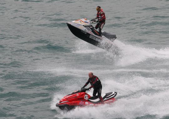 LOS PILOTOS DE MOTOS ACUATICAS, PATROCINADOS POR LA PB TOTANA, ANTONIO COSTA Y FRANCISCO SANCHEZ ,  SE PROCLAMAN EN GRAN CANARIA, CAMPEON DE ESPAA EN F1 Y TERCERO EN F2 RESPECTIVAMENTE 