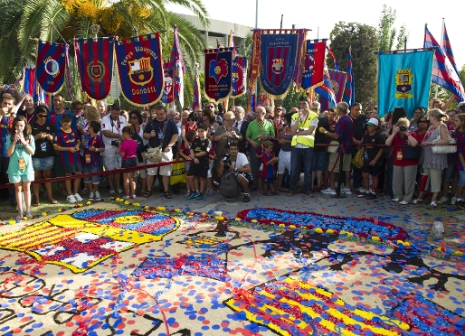 LA PEA BARCELONISTA DE TOTANA PARTICIP EN EL CONGRESO DEL F. C. BARCELONA, TROFEO JOAN GAMPER Y TROBADA MUNDIAL 