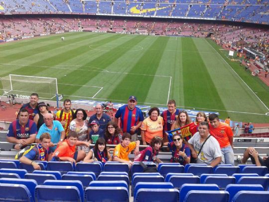 CASI 30 PEISTAS Y AFICIONADOS VIAJAN A BARCELONA AL PARTIDO FC BARCELONA - ATH. BILBAO