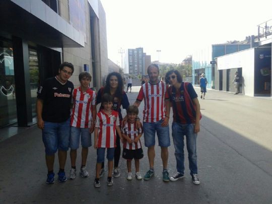 CASI 30 PEISTAS Y AFICIONADOS VIAJAN A BARCELONA AL PARTIDO FC BARCELONA - ATH. BILBAO