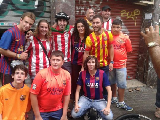 CASI 30 PEISTAS Y AFICIONADOS VIAJAN A BARCELONA AL PARTIDO FC BARCELONA - ATH. BILBAO