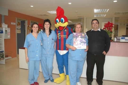 LA PB TOTANA REPARTE REGALOS A MAS DE 100 NIOS EN EL HOSPITAL VIRGEN DE LA ARRIXACA DE MURCIA