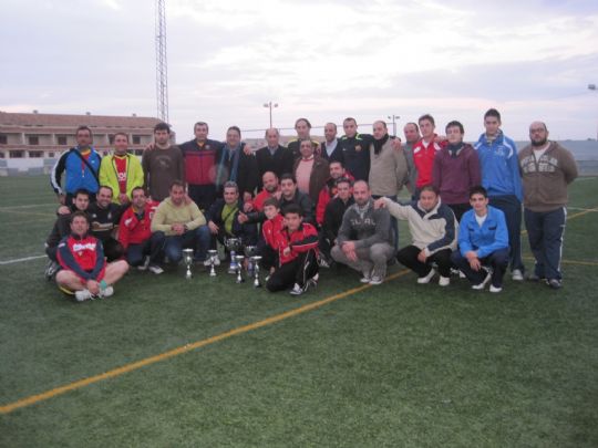 LA PB TOTANA GANA EL I TORNEO DE NAVIDAD DE FUTBOL 7 INTERPEAS JUGADO EN ROLDAN