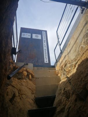 Personas privadas de libertad visitan la cueva de la Serreta