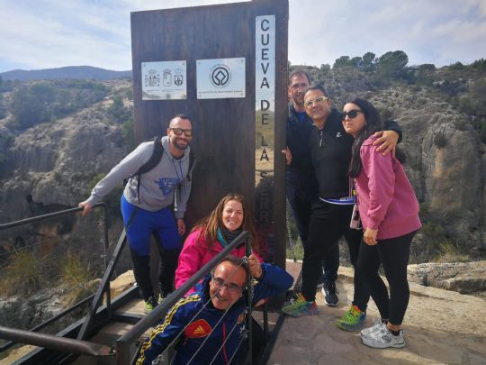 Personas privadas de libertad visitan la cueva de la Serreta