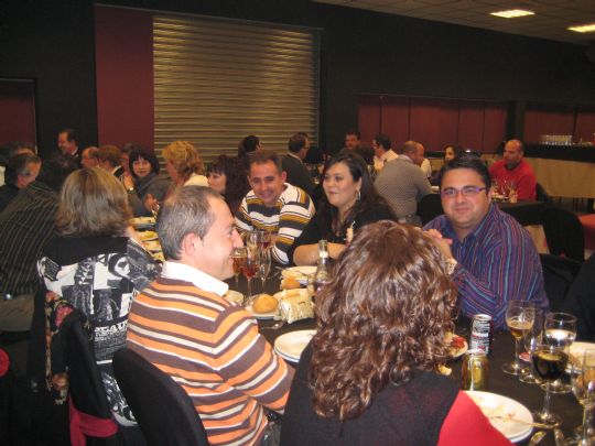 MAS DE 100 PERSONAS PARTICIPAN EN LA CENA NAVIDAD Y XII ANIVERSARIO DE LA PB TOTANA