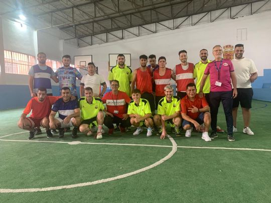 La Escuela de Ftbol de la Pea Barcelonista de Totana en el Centro Penitenciario de Murcia ayuda a 50 personas privadas de libertad a mejorar sus hbitos saludables a travs del deporte