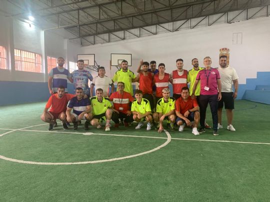 La Escuela de Ftbol de la Pea Barcelonista de Totana en el Centro Penitenciario de Murcia ayuda a 50 personas privadas de libertad a mejorar sus hbitos saludables a travs del deporte