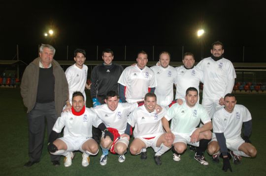 LA PEA MADRIDISTA LA DECIMA TOTANA SE PROCLAMA CAMPEON DEL II TORNEO TRIANGULAR DE NAVIDAD INTERPEAS