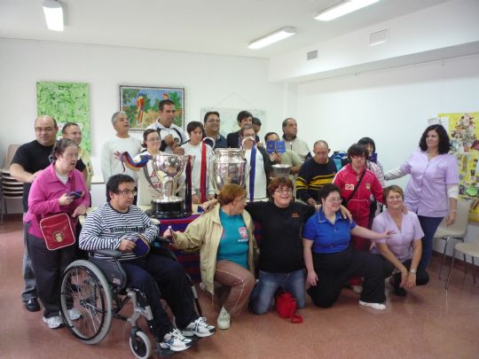 EL TRIPLETE OBTENIDO POR EL F.C. BARCELONA CON LOS MS NECESITADOS 