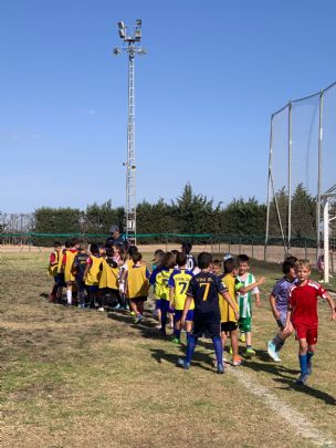 Mas de 150 nios y nias participan en la escuela deportiva organizada por la Pea Barcelonista de Totana y la Asociacin Deportiva Santa Eulalia