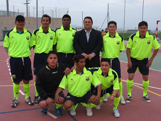 LA PB TOTANA SPONSOR OFICIAL DEL EQUIPO DE LA ASOCIACION LATINOAMERICANA DE INMIGRANTES UNIDOS EN EL 8 CAMPEONATO DE FUTBOL INDOOR.